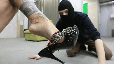 Ronda chases her favorite criminal once again Ronda chases her favorite criminal once again